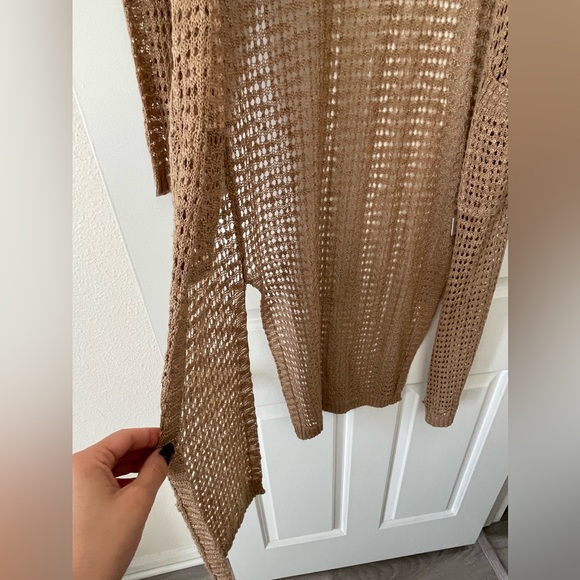 Cardigan with slits, size S/M. Color as pictured - Picture 2 of 3